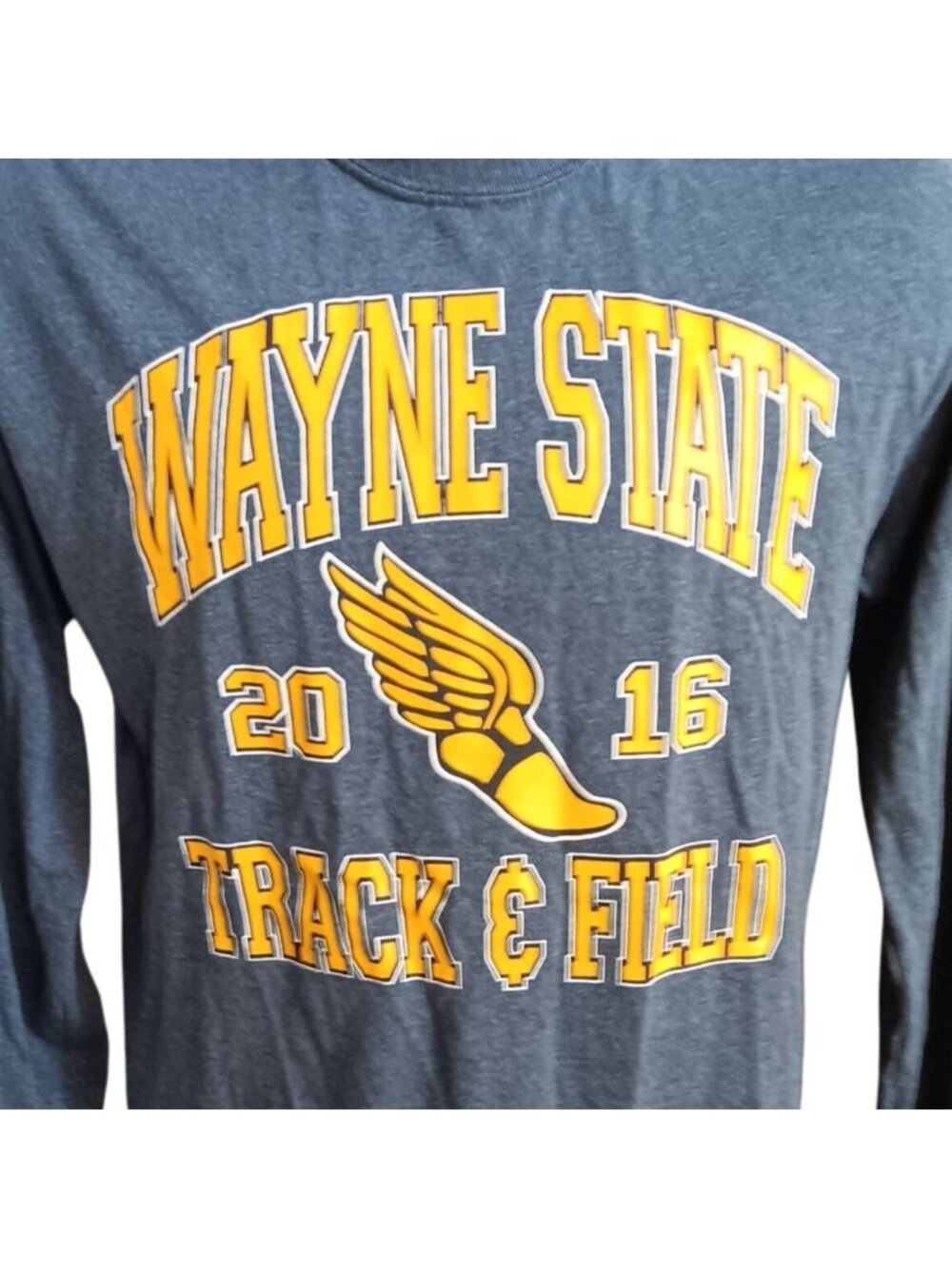 Wayne State Track & Field Men's Medium T-shirt 2016 Long Sleeve Tee Gildan Ultra